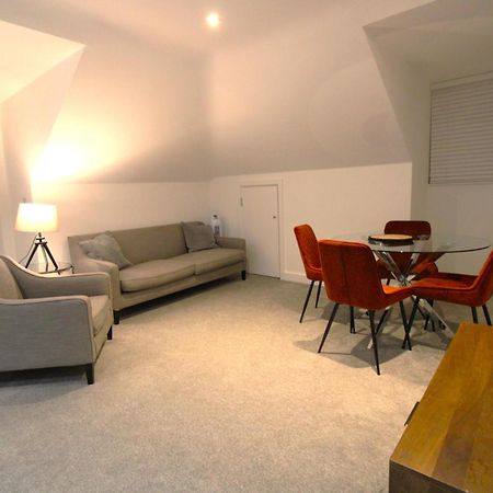 No 10 @Short Stays Basingstoke Eksteriør bilde