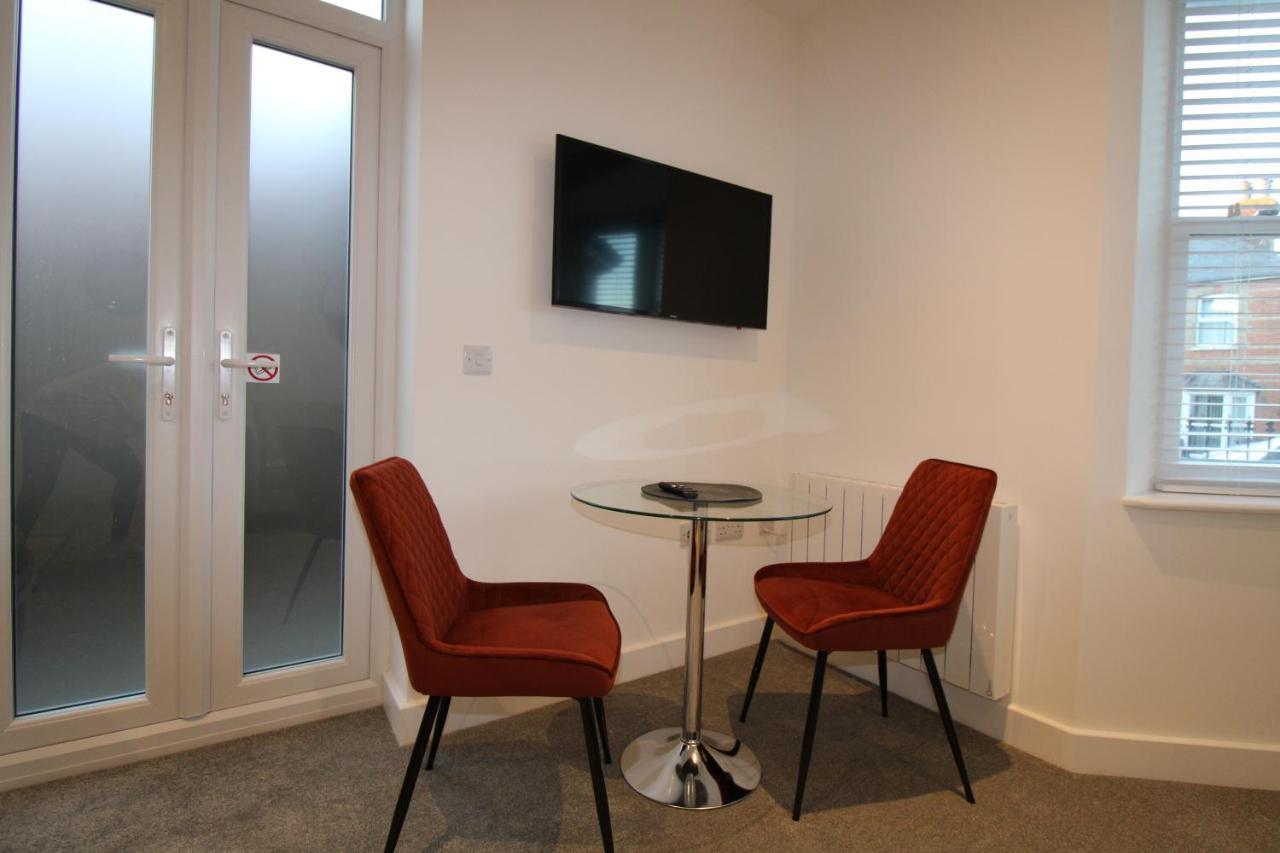 No 10 @Short Stays Basingstoke Eksteriør bilde
