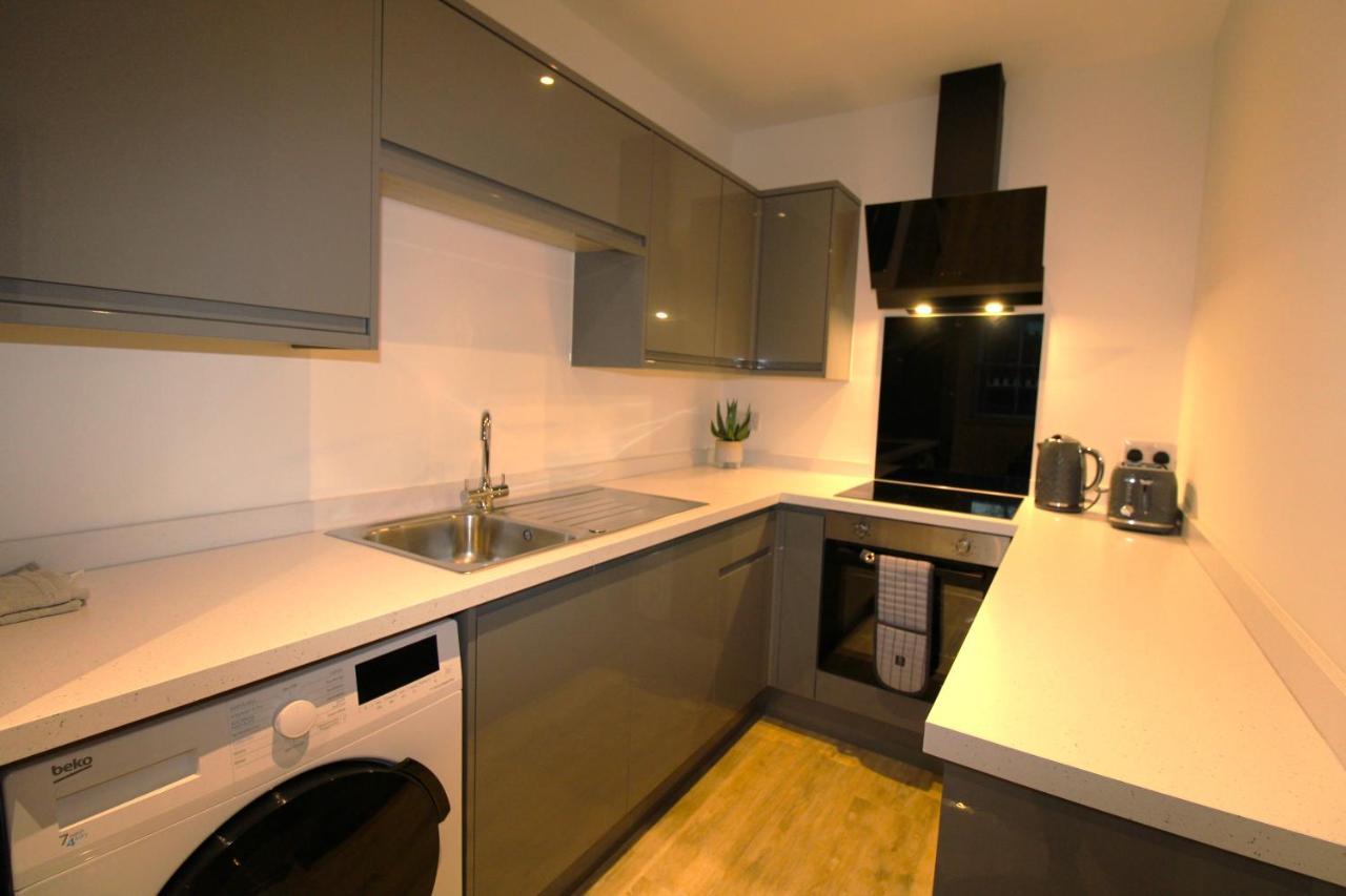 No 10 @Short Stays Basingstoke Eksteriør bilde