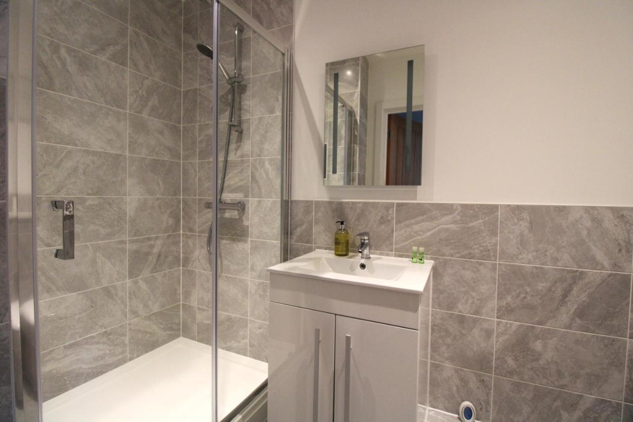 No 10 @Short Stays Basingstoke Eksteriør bilde