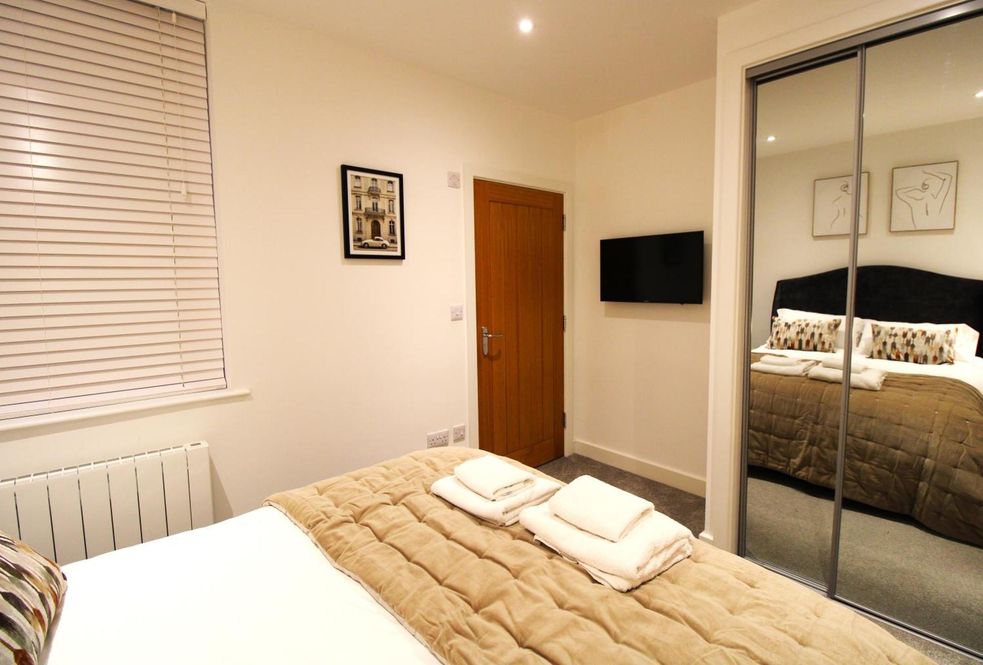 No 10 @Short Stays Basingstoke Eksteriør bilde
