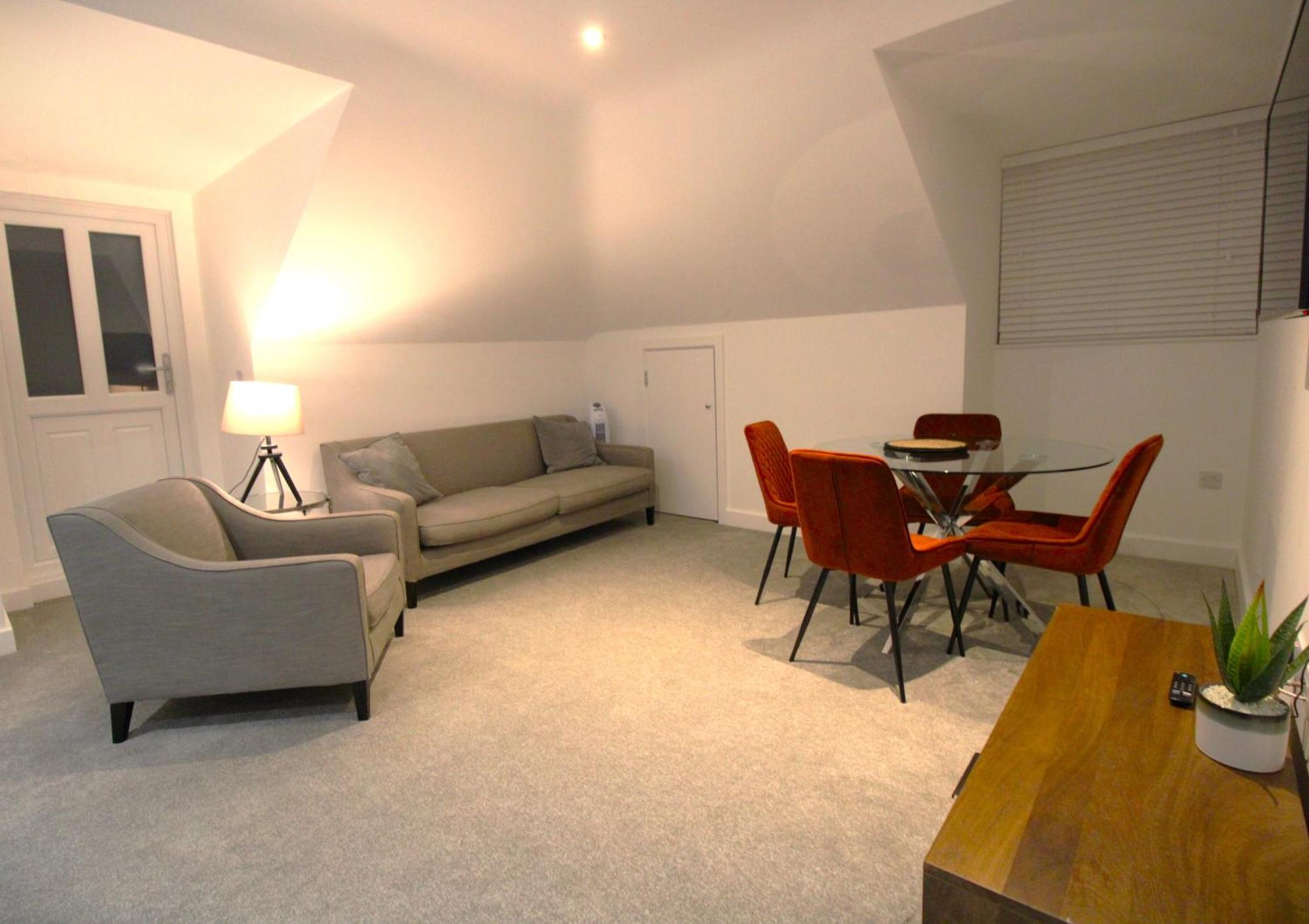 No 10 @Short Stays Basingstoke Eksteriør bilde